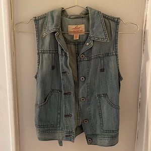 Levi’s Light Wash Denim Vest